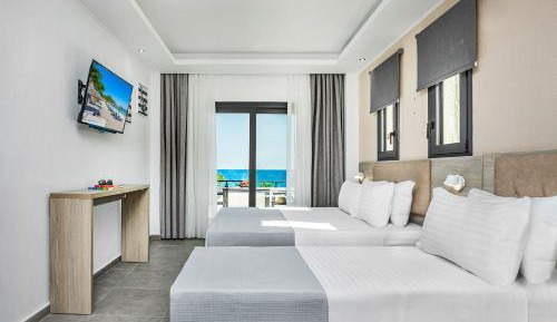 Triple Room with Sea View