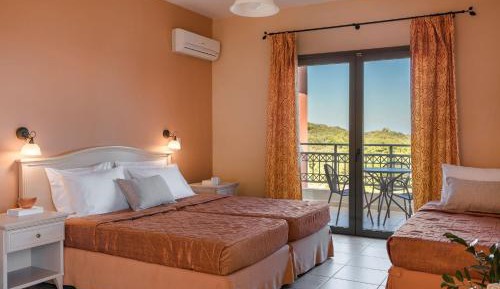 Triple Room with Sea View