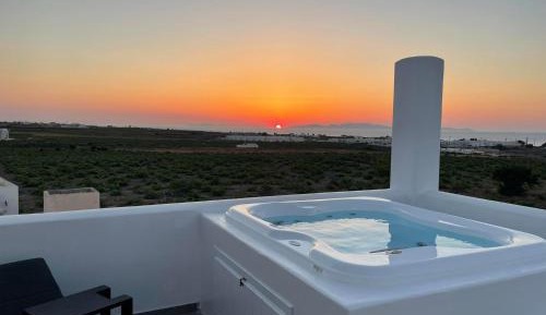 One-Bedroom Apartment with Sea View