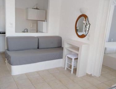 One-Bedroom Apartment with Side Sea View