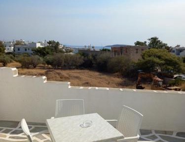 Deluxe One-Bedroom Apartment with Ocean View