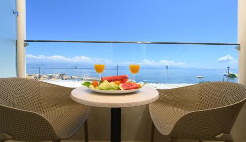 Deluxe Suite with Sea View