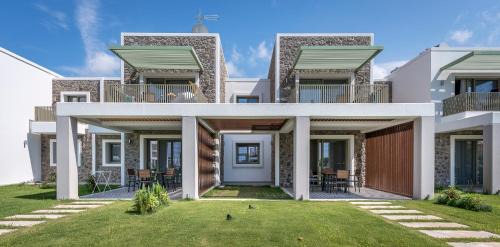 Double Suite with Limited Sea view and Garden View