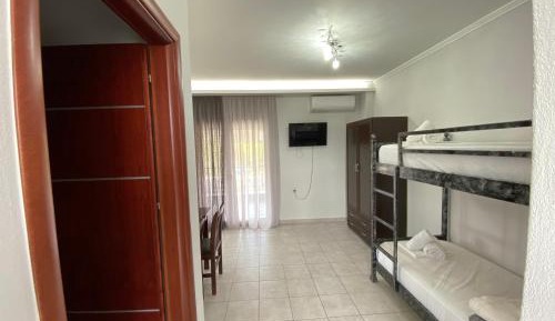 Family Apartment (2 Adults + 2 Children)
