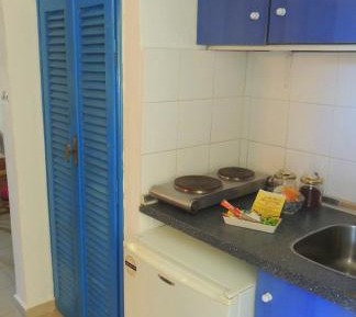 Economy Studio (3 Adults)