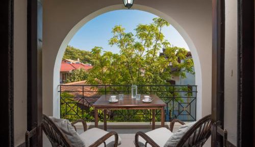 Studio with Balcony