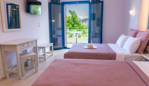Studio Triple Room with Side Sea View