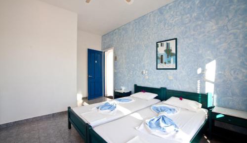 Triple Room with Balcony and Garden View