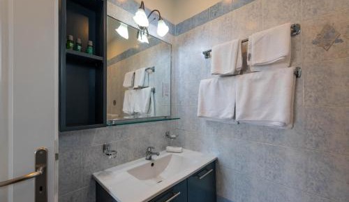 Studio (2 Adults)