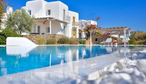 5 Bedroom Villa with Common Pool 