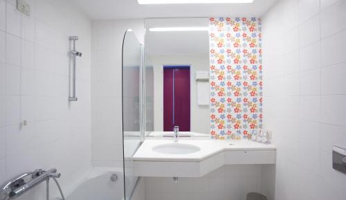 Standard room with Partial Sea View