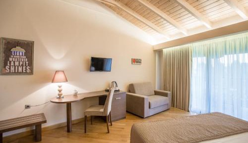 Deluxe Suite with Sea View