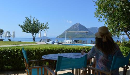 One-Bedroom Apartment with Sea and Pool View - Ground floor