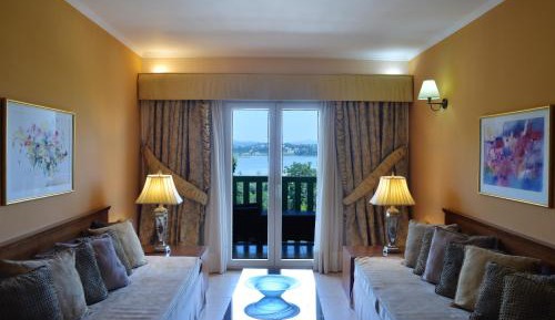 Suite with Lake View