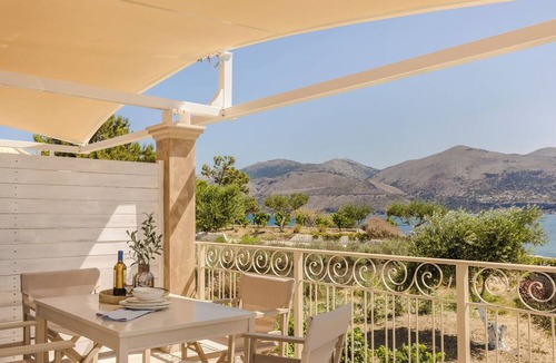 Lixouri House | Apollonides Seafront Villa 1 “Aoede”