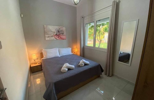 Kalamata Villa | Eden's Garden next to the sea!