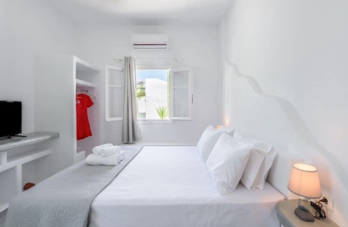 Apollonia House | Pente Elies Milos