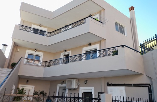 Porto Rafti Villa | Cozy Suites by the Sea