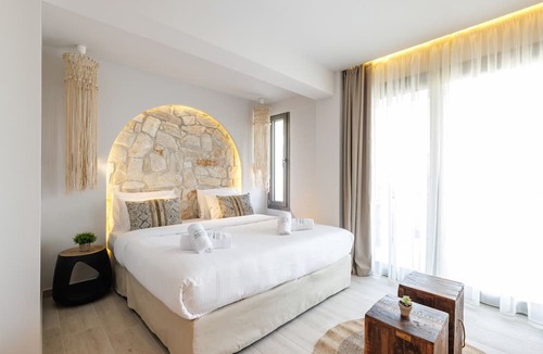 Polichrono House | Amalthia Luxury Suites