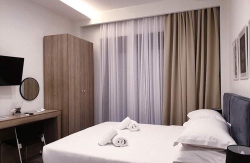 Perea House | Eantos Studios and Suites