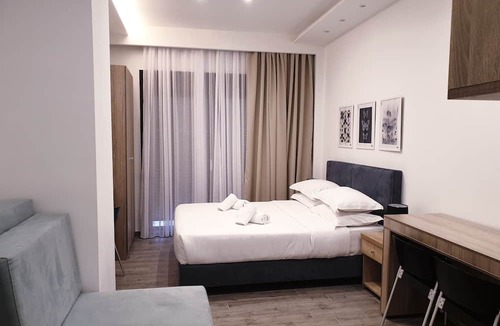 Perea House | Eantos Studios and Suites