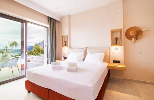 Nisaki Villa | Villa Ble by White Dream Villas