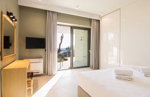 Nisaki Villa | Villa Ble by White Dream Villas