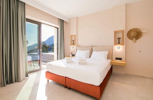Nisaki Villa | Villa Ble by White Dream Villas