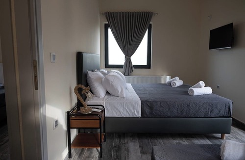 Sarkhos Villa | Olive Tree