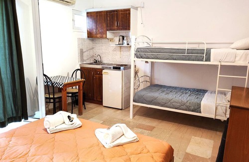 Ag. Georgios Hostel | Eleni Apartments Sant George Beach