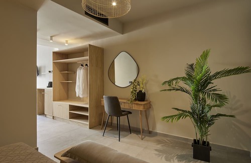 Pyrgos Hotel | Mayu Suites