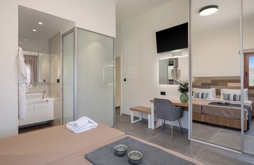 Nea Chora Apartment | Elia Seaside Deluxe Apartment
