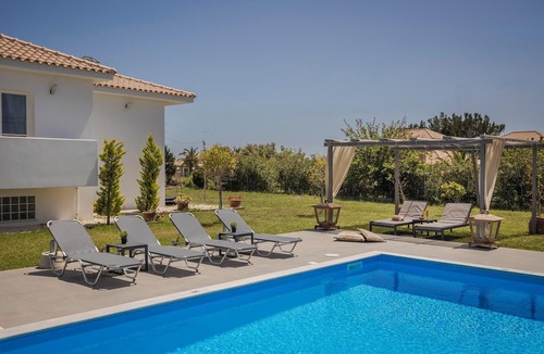 Svoronata Villa | Stylish Villa, A/C, Private Pool, Fabulous Location - Just 5mins walk to Tavernas & Ai Helis Beach!