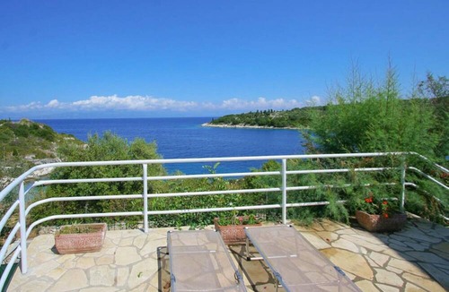Katsimatika Villa | Dolphin Studio Swimming Pool Walk to Beach Sea Views A C Wifi Car Not Required - 559