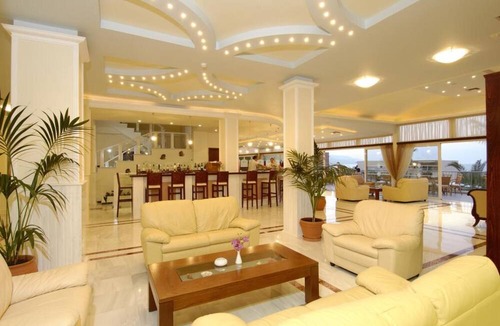 Skoutelonas Hotel | Selini Suites