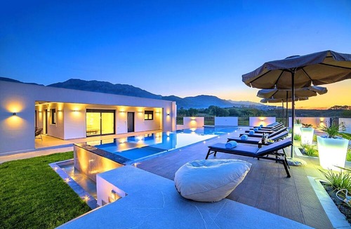Kavros House | House in Georgioupoli with Outdoor Pool and Amazing Views