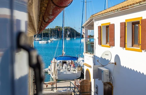 Lakka House | Flora Maisonettes 1 Walk to Beach A C Wifi Car Not Required