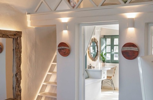Kamari Villa | Michelangelo Beach Villa