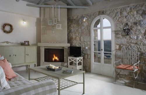 Lefktron Apartment | Katikies Manis