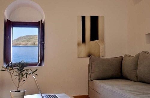 Limeni Hotel | Pirgos Mavromichali