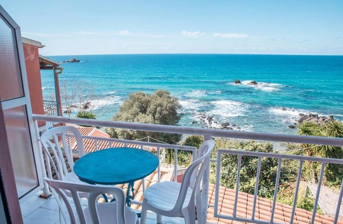 Sinarades Bed & Breakfast | Madalenas B&B