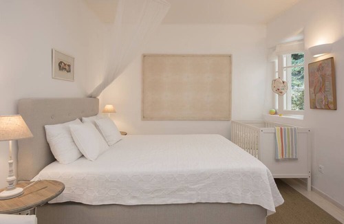 Ano Korakiana Villa | White Jasmine Cottage