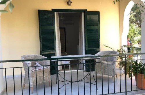 Melikia House | La Casa De Dalia