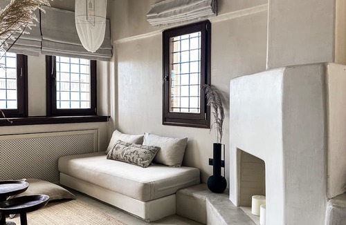 Papa Nero House | Agapitos Villas & Guesthouses