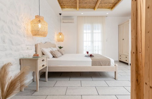 Naxos Town Hotel | Summer Memories