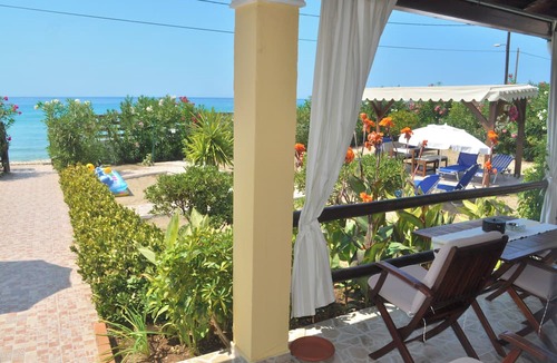 Agios Gordios House | Beachfront Holiday House Eftichia