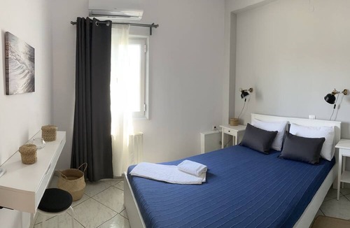 Kampos House | Easy to access and next to the two organized beaches of the island.