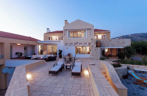 Plitra Villa | Blue Seas Villa - Your sea-view family retreat home in the Peloponnese.