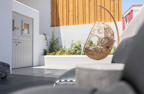 Kamari Hotel | Aegean Gem