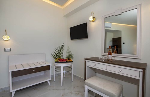 Paralia Kourna Hotel | Vantaris Luxury Beach Resort